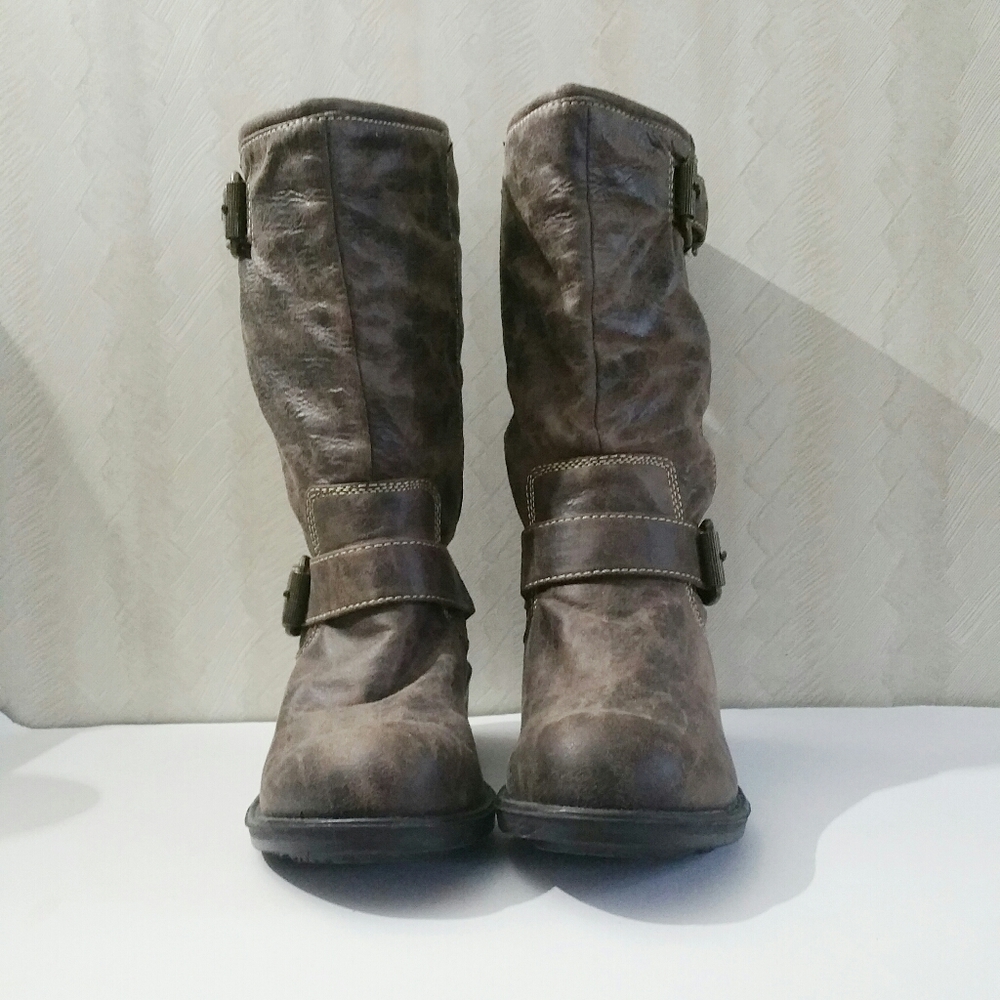 BareTraps Brown Boots. Size 6.5
